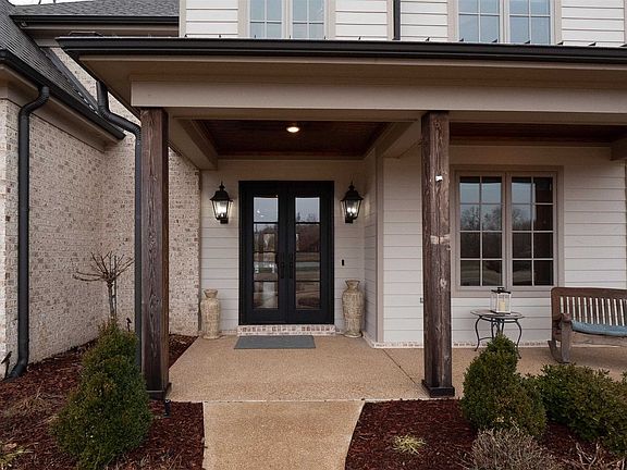 2nd image of 400 Greenbrier Lakes Blvd