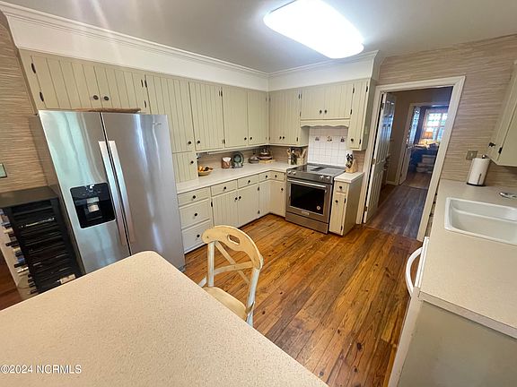 5th image of 204 Ramblewood Drive