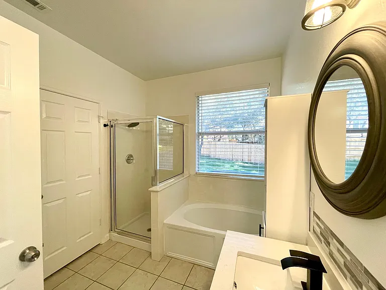 3914 Canyon Glen Cir — Photo 15