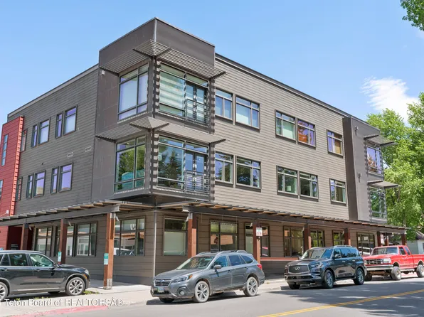 199 E Pearl Ave APT 202, Jackson, WY 83001