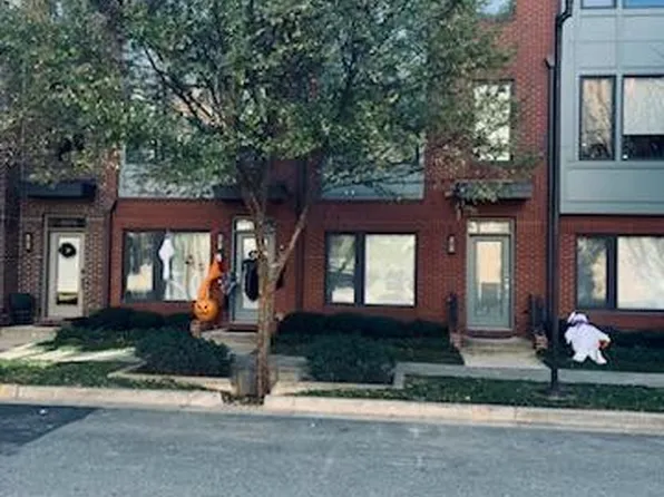 8082 Flatbush St, Rockville, MD 20855