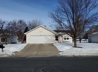 816 Sparrow Rd, Waconia, MN 55387