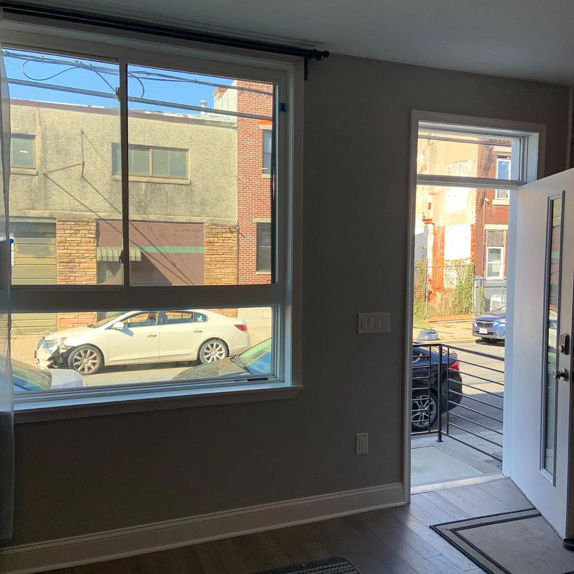 3 bed, 1.5 bath, 1272 sqft, $2,500 — Photo 3