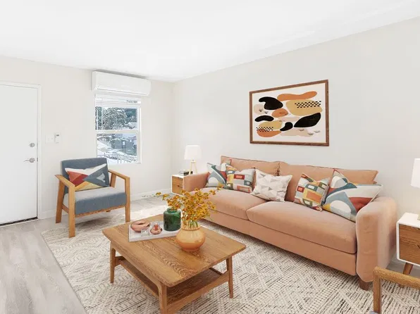 7020 Glasgow Ave, Los Angeles, CA 90045