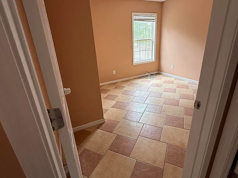 345 Peppercorn Ln — Photo 5