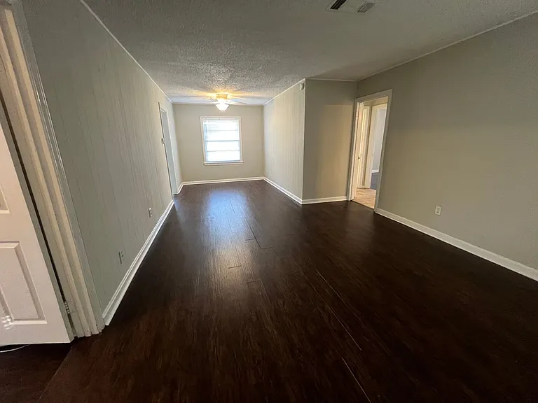 222 Ruslee St — Photo 2
