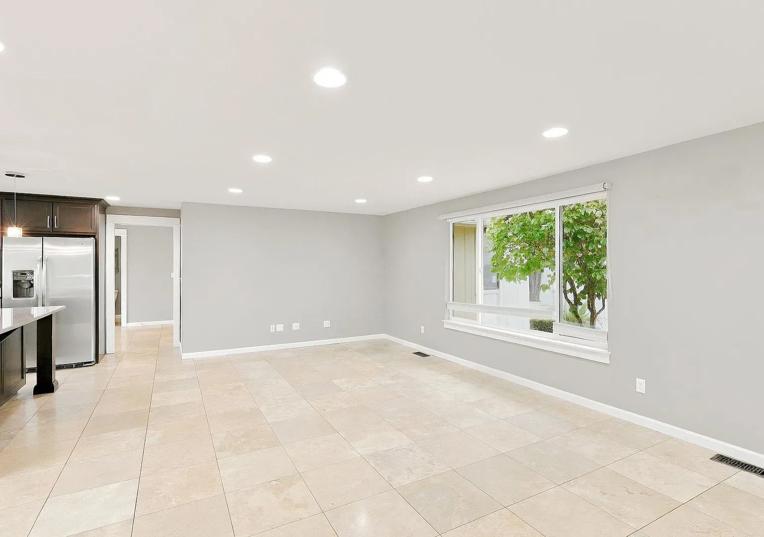 Spacious Puyallup Home with Bonus Room, Patio & Car Garage — Photo 3