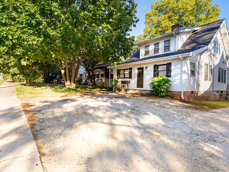 1504 W Friendly Ave #A — Photo 28