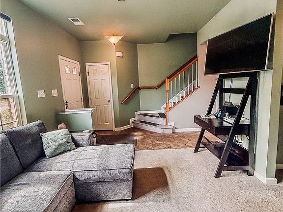 2nd image of 907 Kitty Hamilton Cir