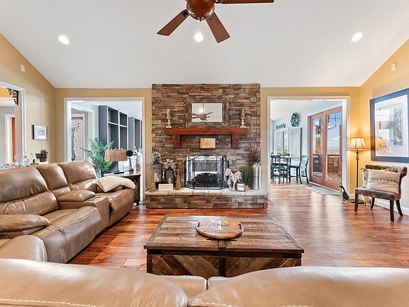 11th image of 1180 Allisona Rd