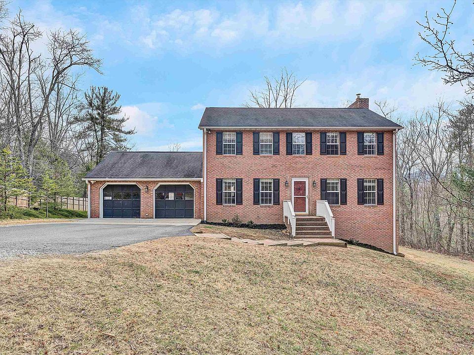 1st image of 6976 Pine Needle Dr