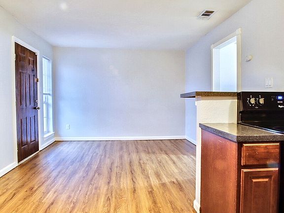 5th image of 1108 E Tucker St #212