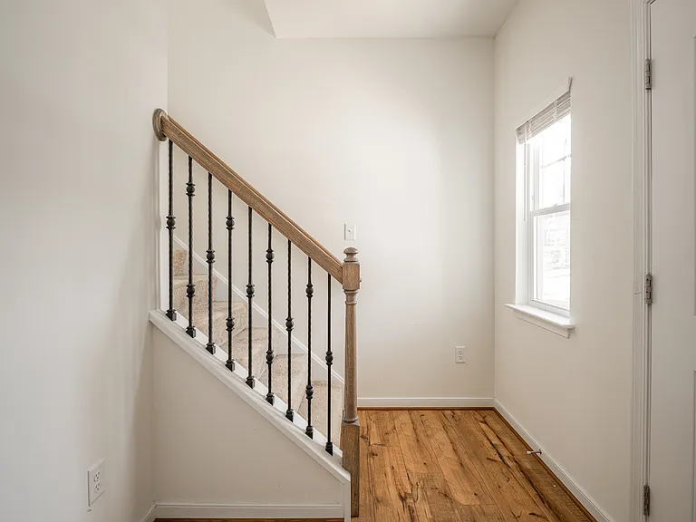 18352 Palisades Ct — Photo 7