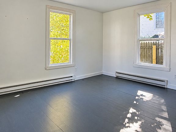 2nd image of 120 Limerock St #2