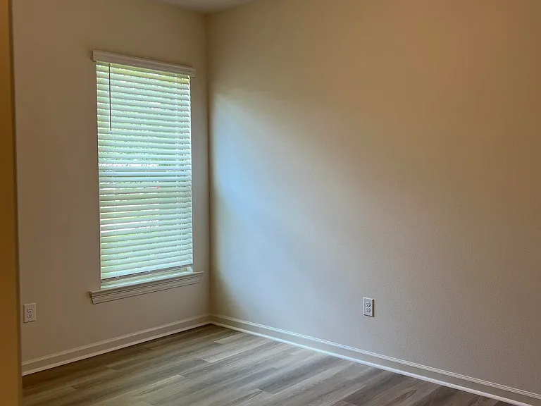 33606 Browning Rd — Photo 12