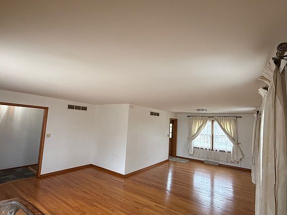 5th image of 406 E Tioga St #1