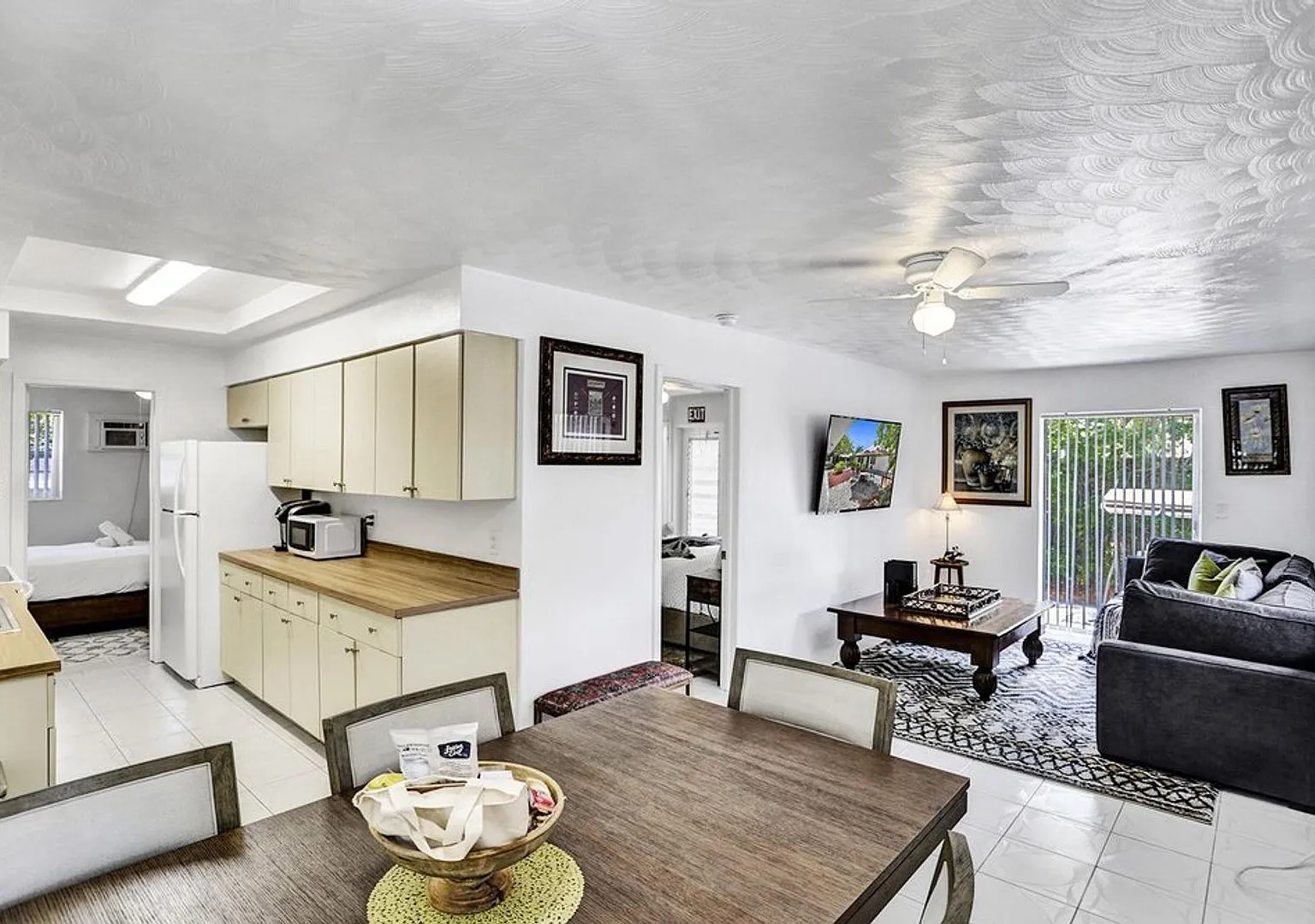 820 NE 16th Ave — Photo 4
