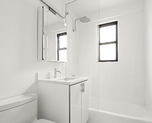 4th image of 201 E 28th St #10R