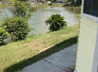 88 Fountain Dr, Leesburg, FL 34748