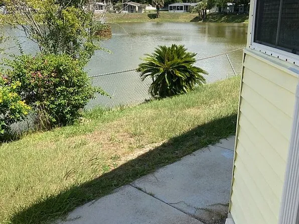 88 Fountain Dr, Leesburg, FL 34748
