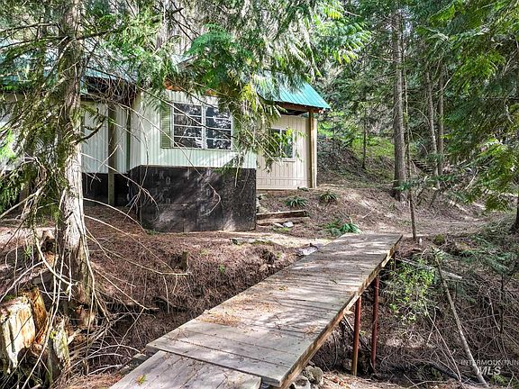2nd image of 1206 Idlers Rest Rd