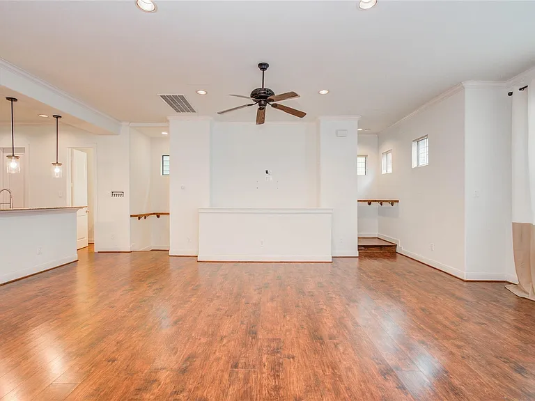 2414 Charleston St #B — Photo 21