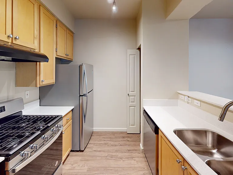 The Hawthorne Apartments — Photo 34