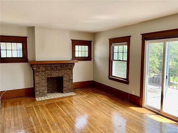 2nd image of 296 Sterling Ave