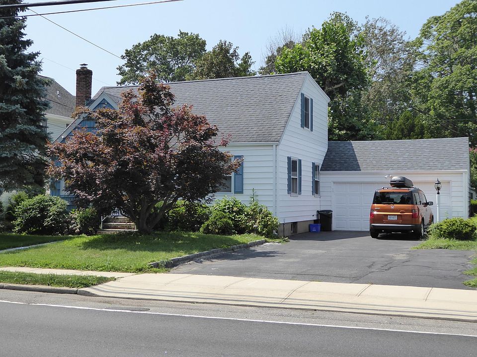 1st image of 49 Dosoris Way