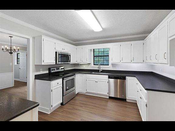 4th image of 163 Oldham Dr