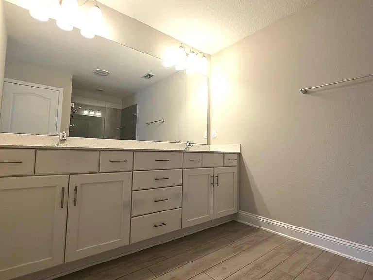 721 Narvarez Ave — Photo 22