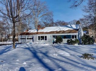 3 Circle Dr, Barrington, RI 02806