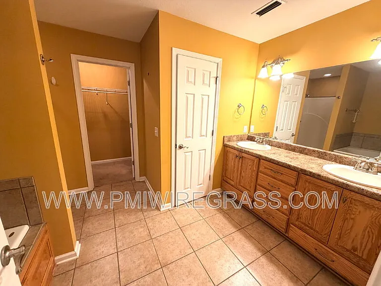 201 Windsor Garden Dr — Photo 18