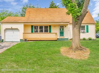 1039 Valley Stream Rd, Toms River, NJ 08753