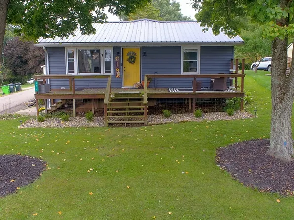 136 N School St, Millersburg, OH 44654