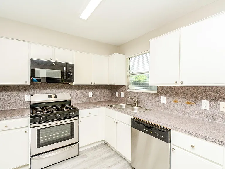 8826 Pecan Place Dr — Photo 7