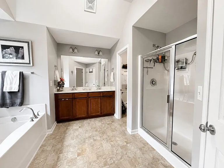 481 Highgrove Dr — Photo 16