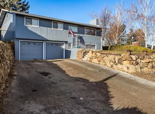 106 N 12th St, Selah, WA 98942