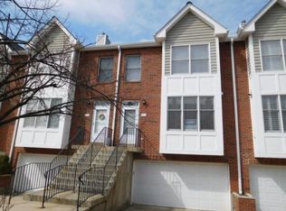 242 N Village Ct, Palatine, IL 60067