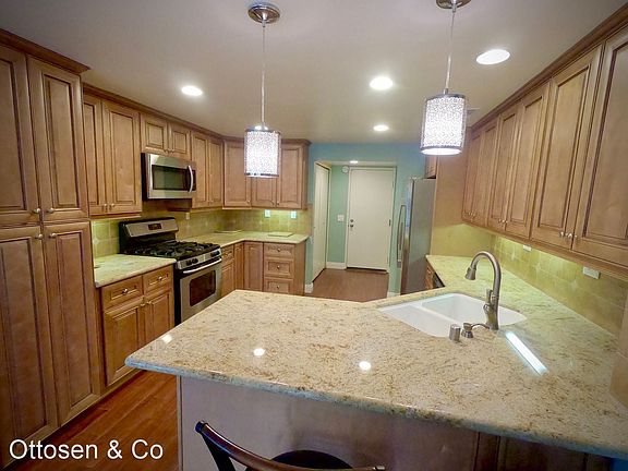 4th image of 954 Sandstone Dr
