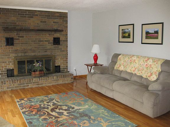 2nd image of 4335 Brockwood Dr