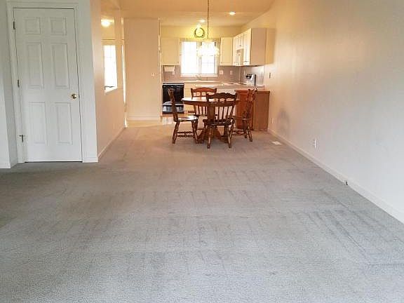 3rd image of 841 Harvest Dr #27