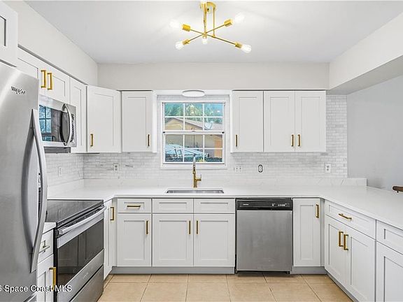 3rd image of 1081 Sunswept Rd NE