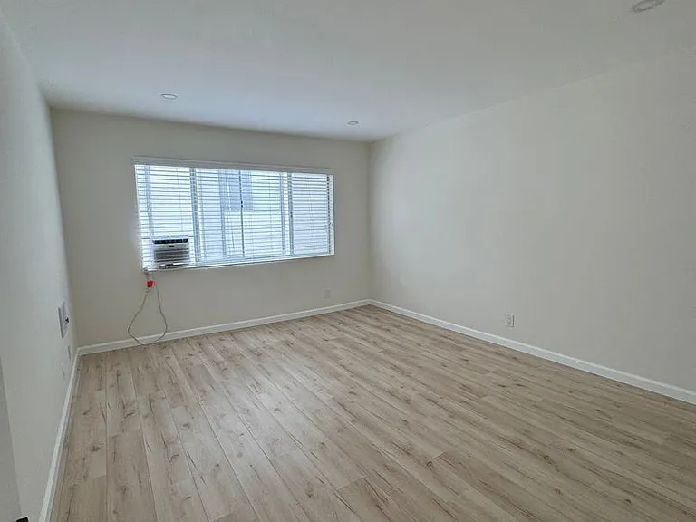 5651 Sumner Way #309 — Photo 11