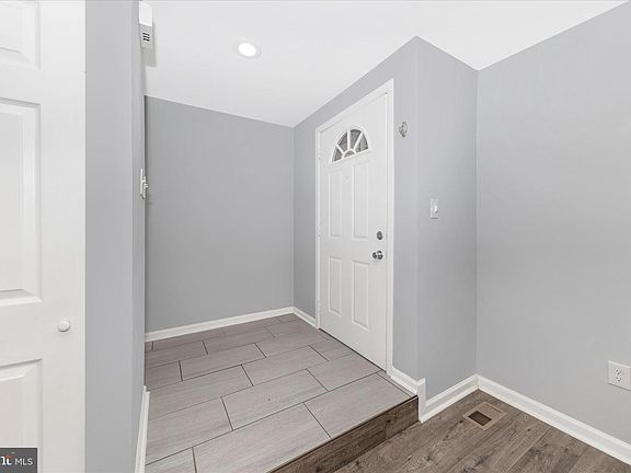 3rd image of 11805 Summer Oak Dr