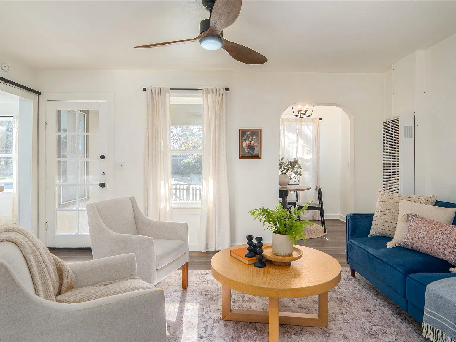 2 bed, $1,900 — Photo 4