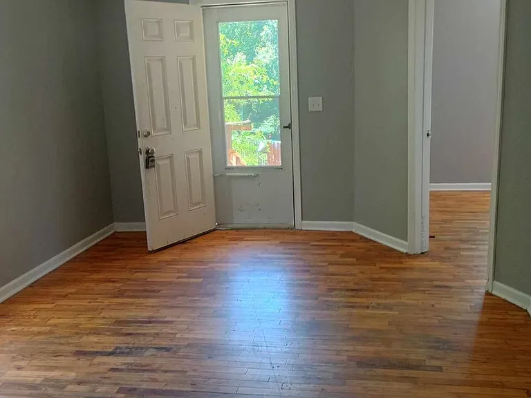 5303 Sawyer St — Photo 10