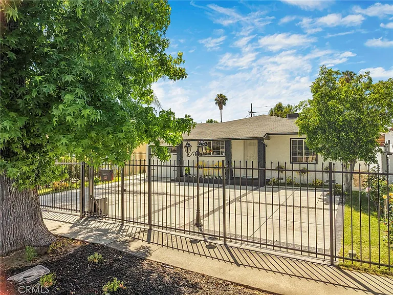 6823 Matilija Ave — Photo 3