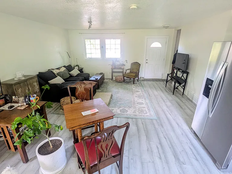 3911 Capitol Dr #2 — Photo 8