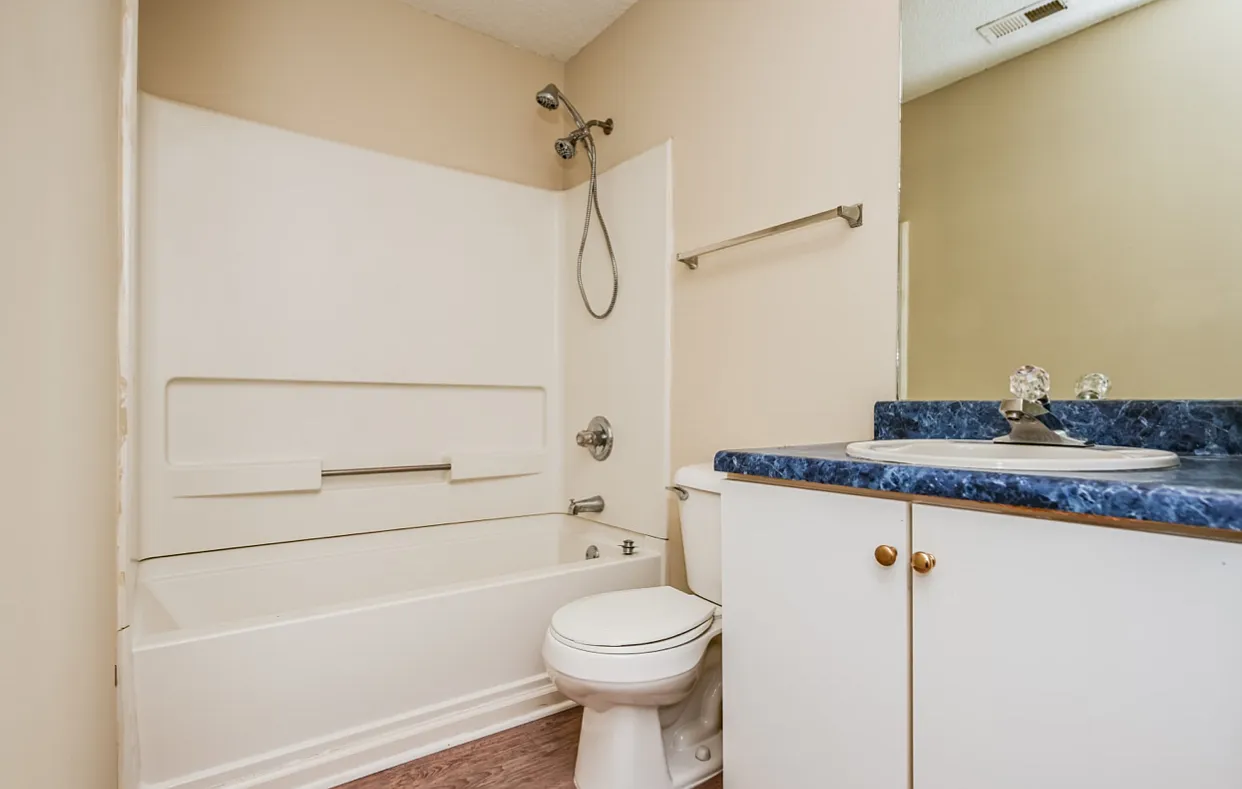 4 bed, 1902 sqft, $1,550 — Photo 2